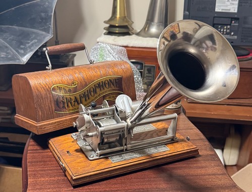 Graphophone eagle - (model, b)